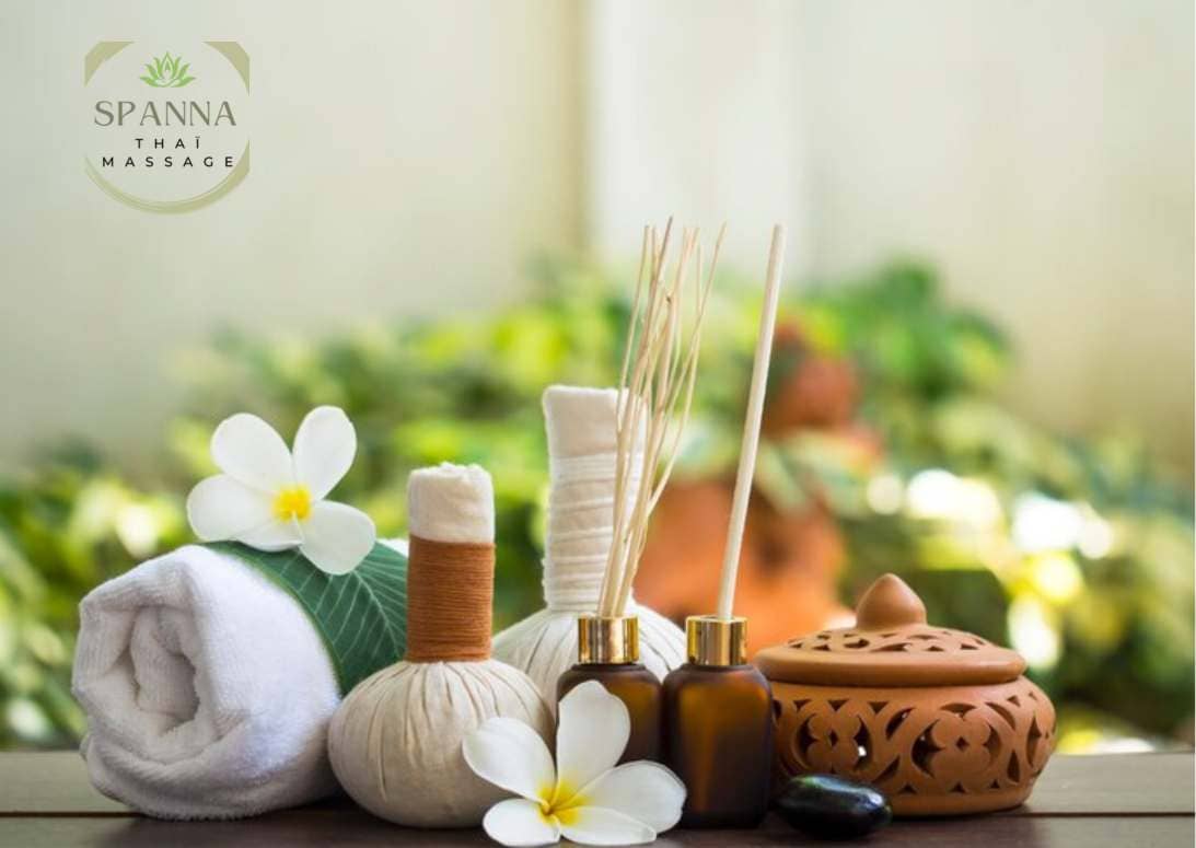 massage relaxant thaï avec compresses herbales